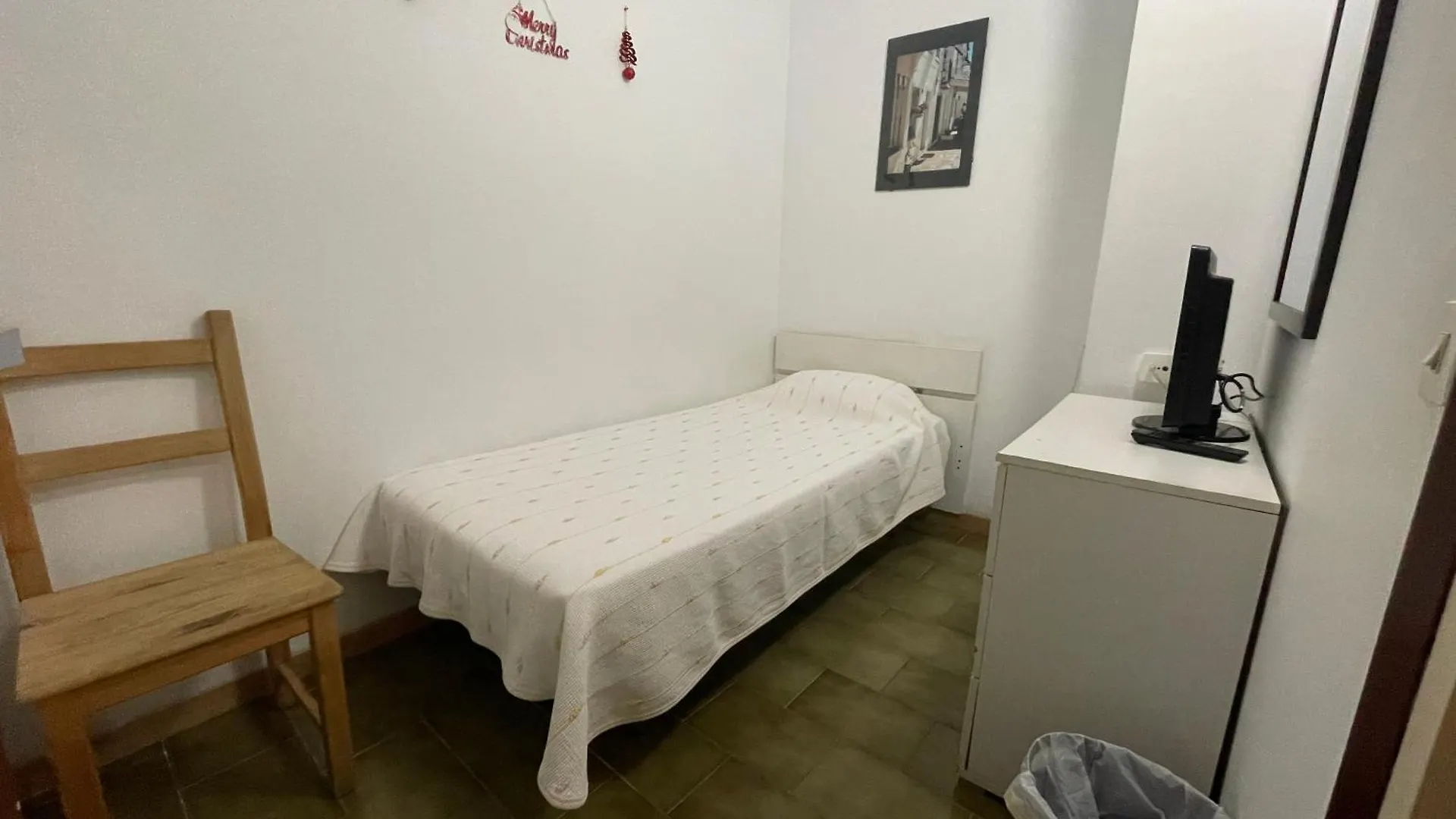 Pension Borras Girona 0*,