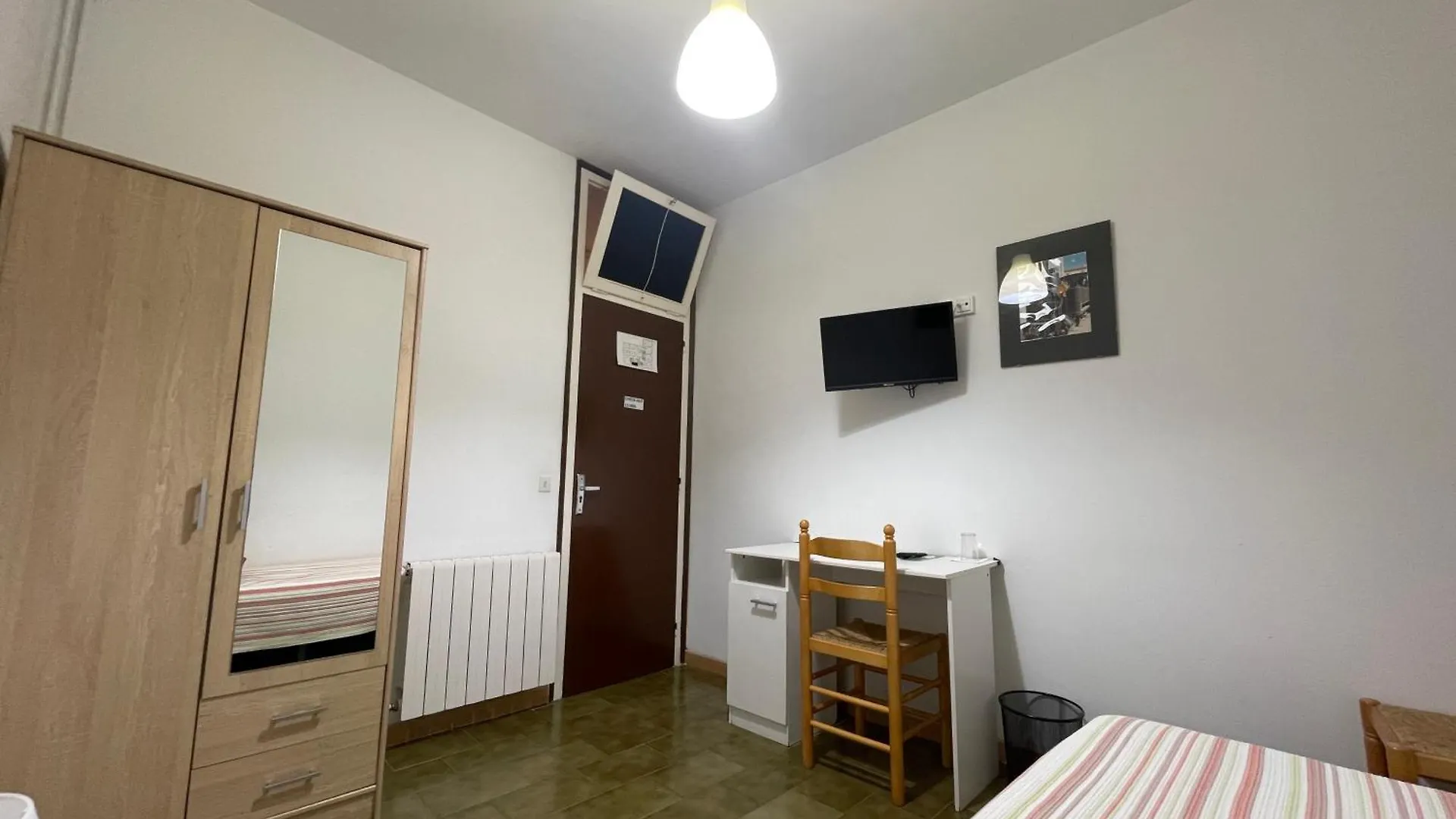 Konukevi Pension Borras Girona